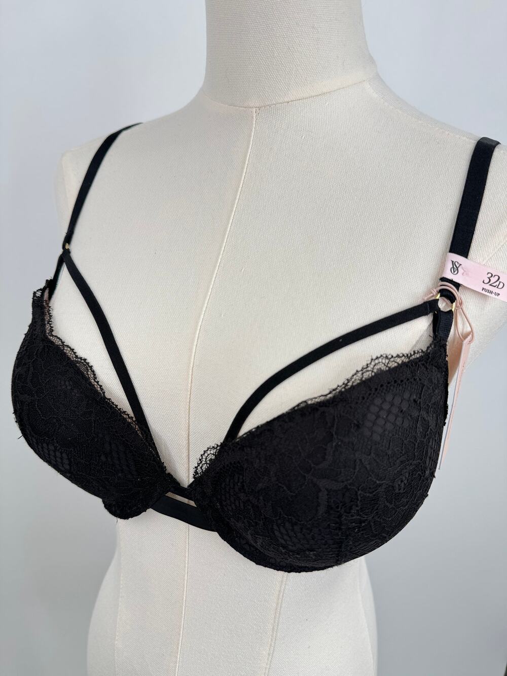 Victoria's Secret bra women's 32D very sexy push up underwire padded black lace
